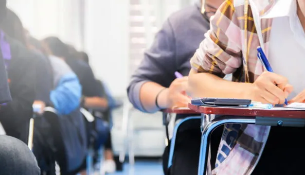 #MeToo scolaire sur M6 : après Bétharram, d’anciens élèves brisent le silence à visage découvert