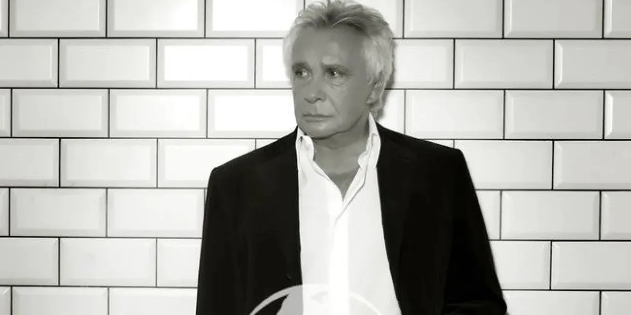 Michel Sardou à l’Olympia sur France 4 : une plongée dans quarante ans de tubes, des Lacs du Connemara à Je vais t’aimer