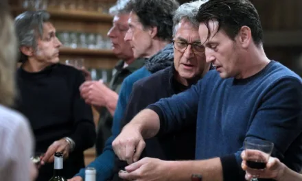Nous finirons ensemble sur W9 : la bande des Petits Mouchoirs se retrouve au Cap-Ferret pour une réunion sous tension, ce dimanche