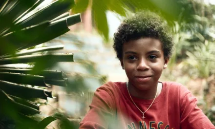 Petit pays sur France 4 : l’enfance d’un garçon au Burundi rattrapée par l’Histoire, l’adaptation bouleversante de Gaël Faye ce jeudi