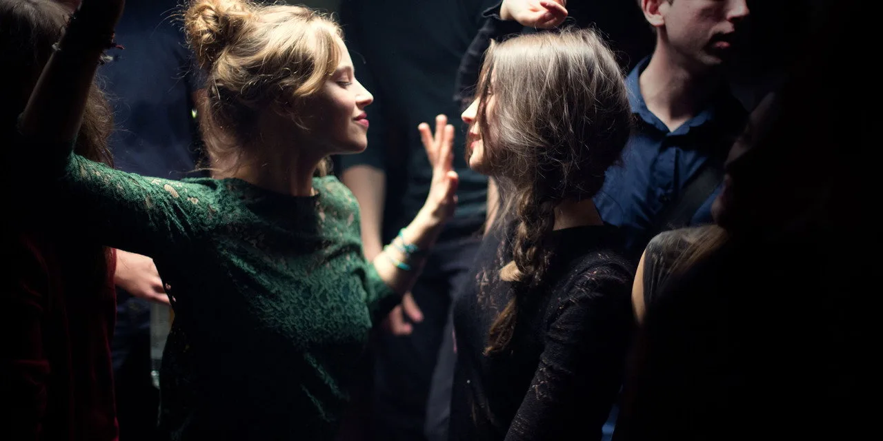 Respire sur France 4 : Mélanie Laurent filme une amitié adolescente qui bascule dans l’emprise, ce jeudi soir