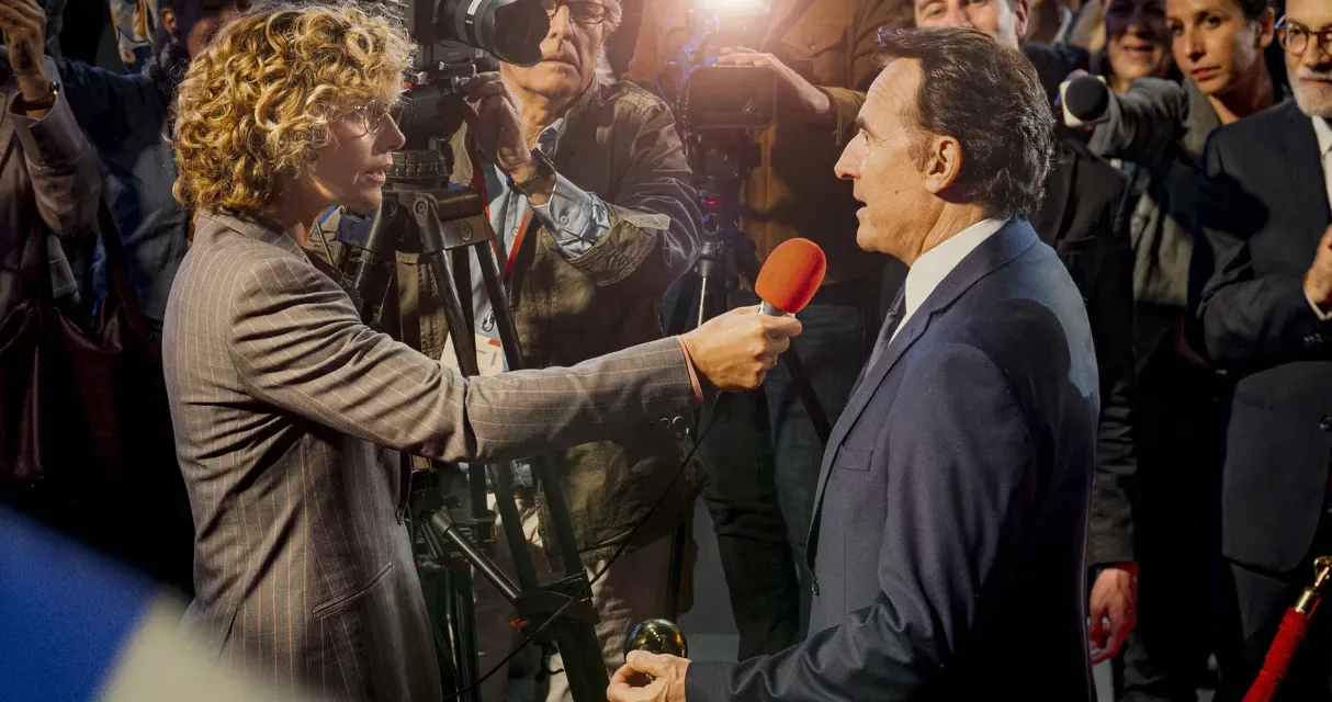 Second tour sur France 2 : Albert Dupontel signe une satire politique féroce et drôle