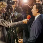 Second tour sur France 2 : Albert Dupontel signe une satire politique féroce et drôle
