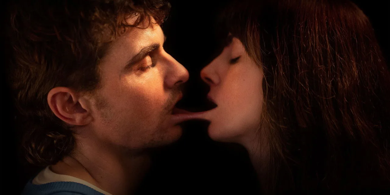 Together sur Canal+ : un couple à la campagne pris au piège d’une fusion aussi intime que terrifiante
