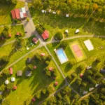 Un été au camping sur CStar : Romain et ses animateurs jouent la dernière carte d’une saison éreintante