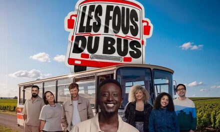Les Fous du Bus sur Prime Video : Ahmed Sylla embarque six humoristes dans un road trip à travers la France