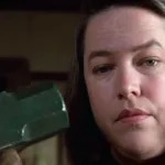 Misery : cette scène particulièrement violente est très différente dans le roman de Stephen King