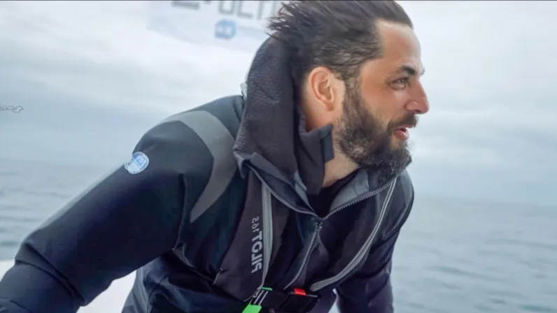 Un trimaran de course au large