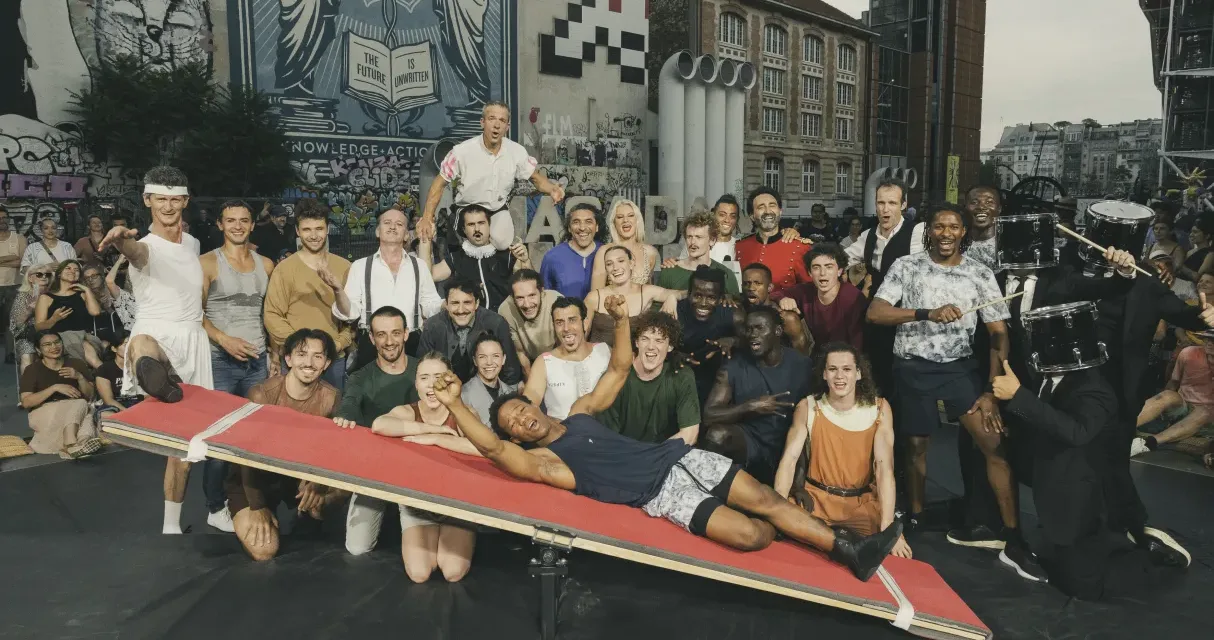 Macadam Circus sur France 4 : Mathieu Madénian sort le cirque dans la rue