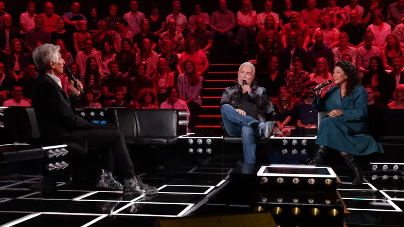 Performance live sur le plateau de Taratata