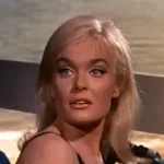 Goldfinger sur France 3 : Shirley Eaton a-t-elle vraiment failli mourir recouverte de peinture dorée ?