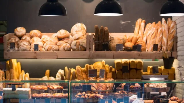 Arnaques ! sur M6 : Julien Courbet démonte les pièges tendus par de faux petits commerçants
