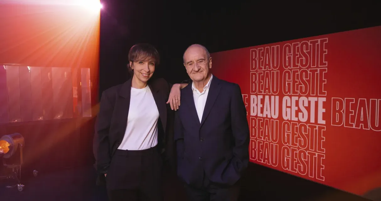 Beau geste sur France 2 : Pierre Lescure et Rebecca Manzoni lancent une saison 5 en studio