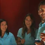 Camping Paradis sur TF1 Séries Films : Tom au secours d’une fratrie orpheline au bord de la piscine