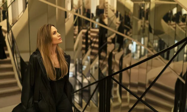 Coutures sur Canal+ Cinéma : Angelina Jolie bouleversée en pleine Fashion Week dans le film d’Alice Winocour