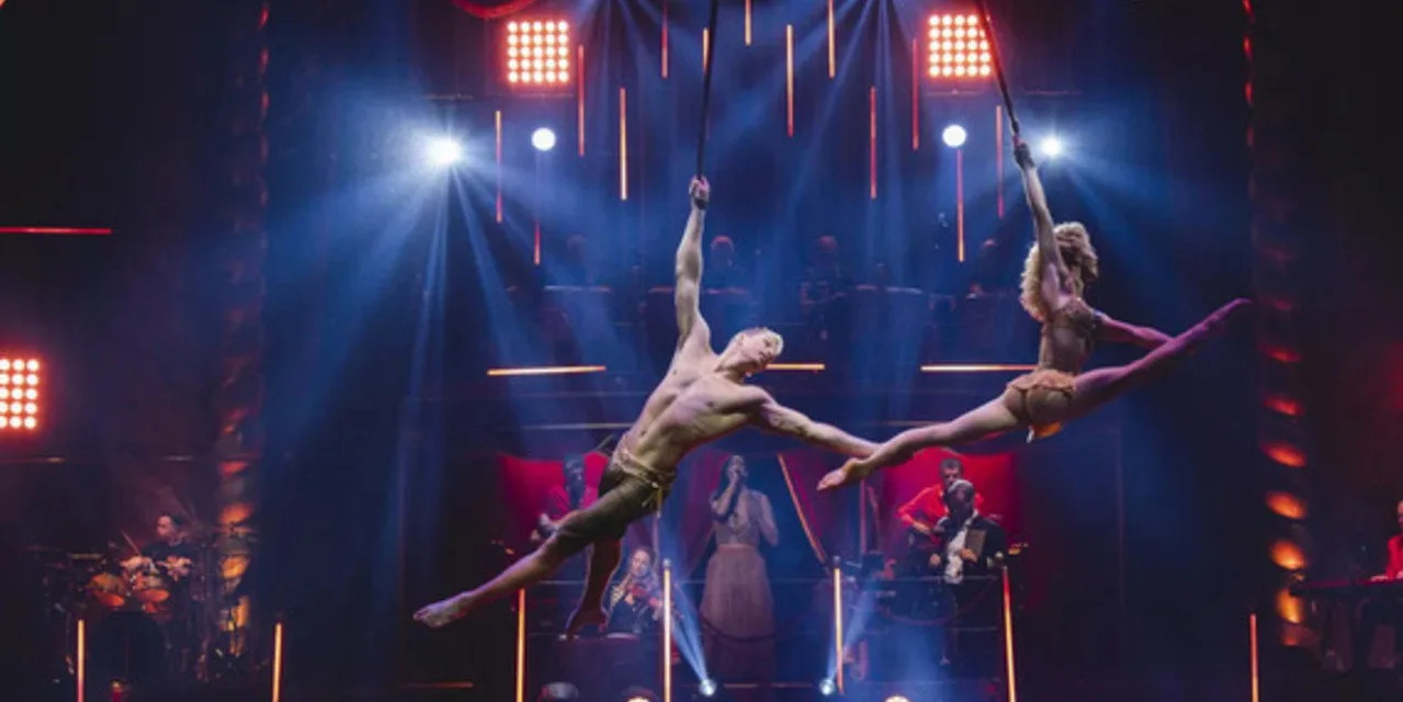 Délire au Cirque d’hiver Bouglione sur France 4 : M. Loyal embarque acrobates et public dans un tourbillon de prouesses