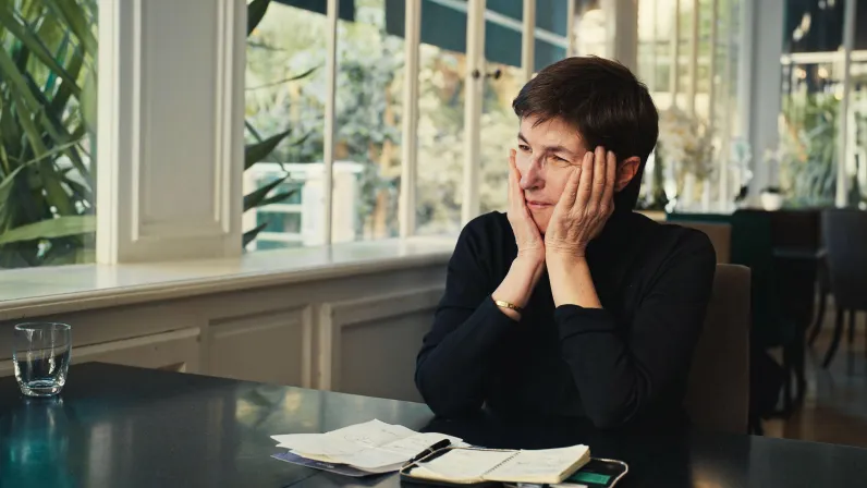 Christine Angot dans son documentaire Une famille