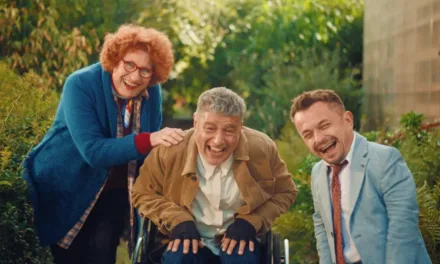 Immeuble Partagé sur France 2 : la saison 2 de la comédie du vivre-ensemble, avec Adda Abdelli et Théo Curin