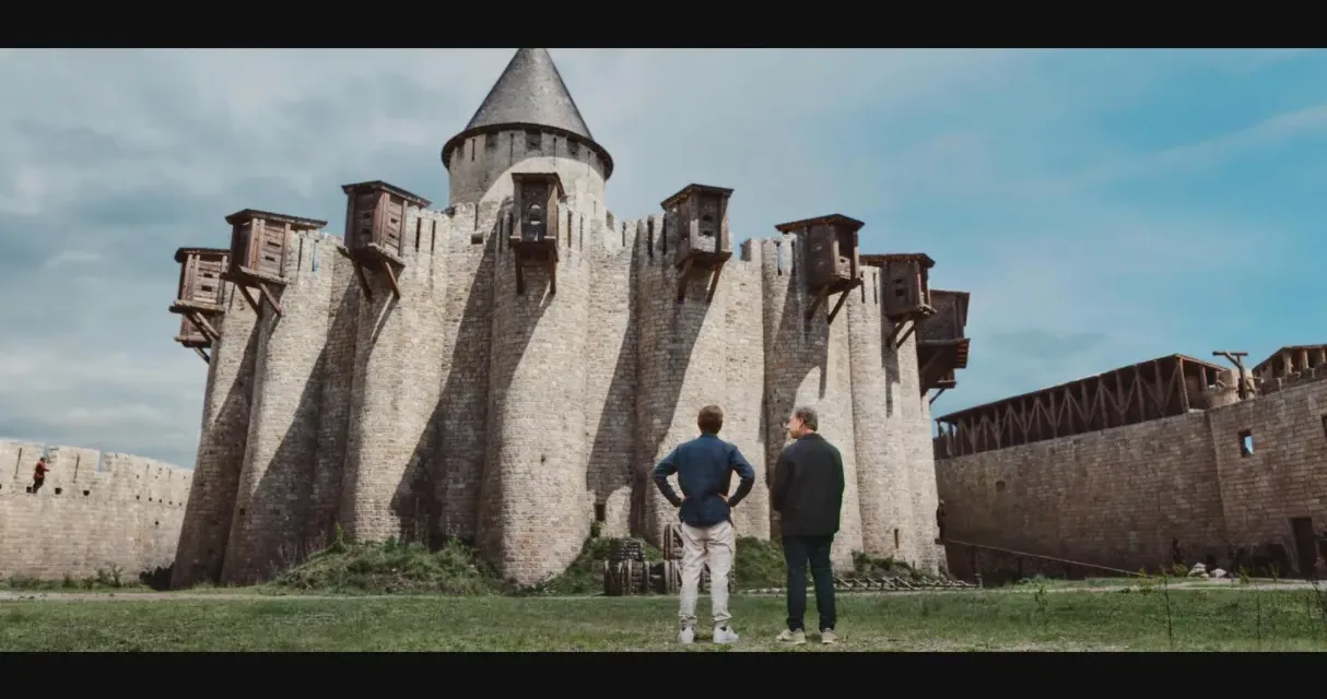 Laissez-vous guider sur France 2 : Stéphane Bern et Lorànt Deutsch ressuscitent le beau Moyen Âge