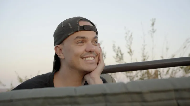 Nicky Doll dans la série documentaire Il faut de NOUS pour faire un monde sur France 4
