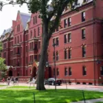 La bataille de Harvard sur Arte : récit du bras de fer entre l’université américaine et Donald Trump