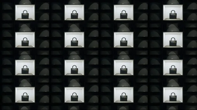 Le luxe, un pouvoir français sur France 5 : comment Dior, Chanel et Hermès ont conquis le monde