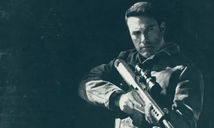 Mr Wolff sur Canal+ Grand Écran : Ben Affleck, comptable le jour et tireur d’élite dans l’ombre
