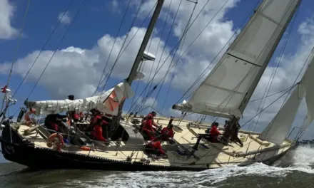Pen Duick VI sur France 3 : Marie Tabarly accomplit la victoire qui avait échappé à son père