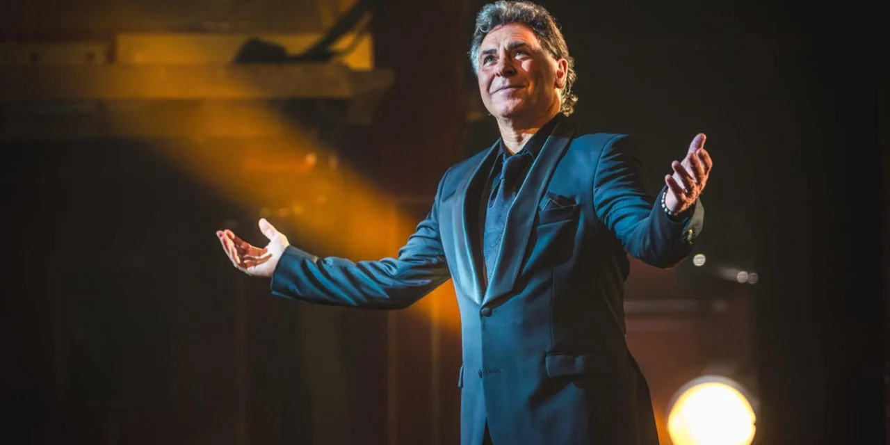 Roberto Alagna aux Folies Bergère sur France 4 : le ténor fête ses 60 ans et 40 ans de carrière en chansons