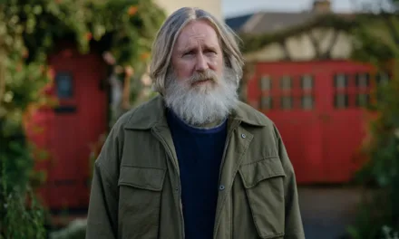 Small Prophets sur Apple TV : la comédie culte de Mackenzie Crook arrive le 7 octobre