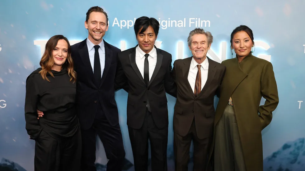 « Tenzing » sur Apple TV : l’ascension de l’Everest racontée du côté du sherpa, avec Tom Hiddleston