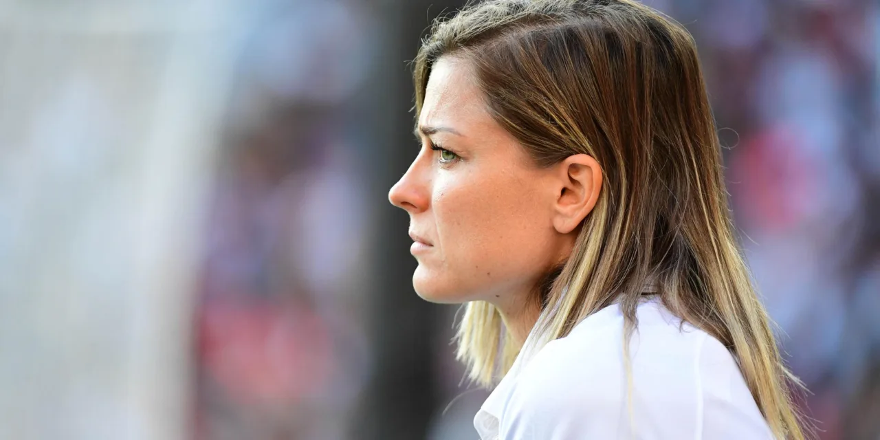 Violence dans le football sur Canal+ : Laure Boulleau mène l’enquête dans un documentaire coup de poing