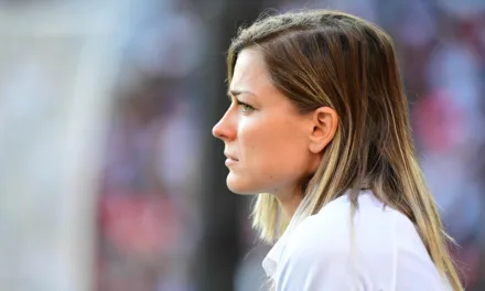 Violence dans le football sur Canal+ : Laure Boulleau mène l’enquête dans un documentaire coup de poing